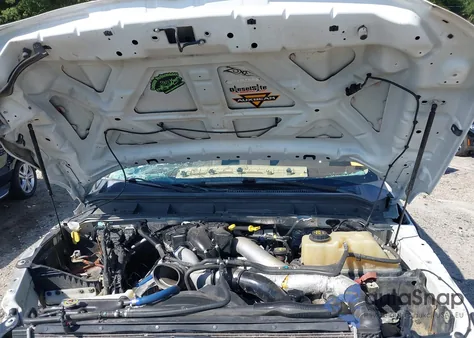 2014 Ford F-250 Lariat z USA, uszkodzony, nr VIN 1FT7W2BT6EEB61110